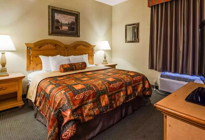 Отель Best Western Plus Revere Inn & Suites