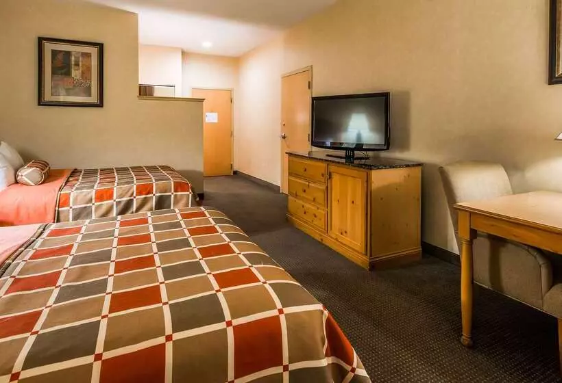 Отель Best Western Plus Revere Inn & Suites