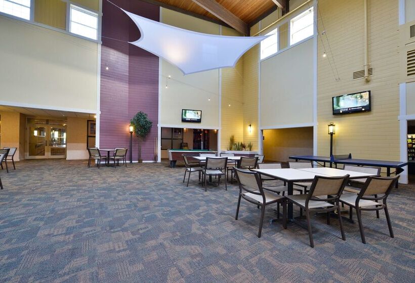 فندق Best Western Plus Steeplegate Inn