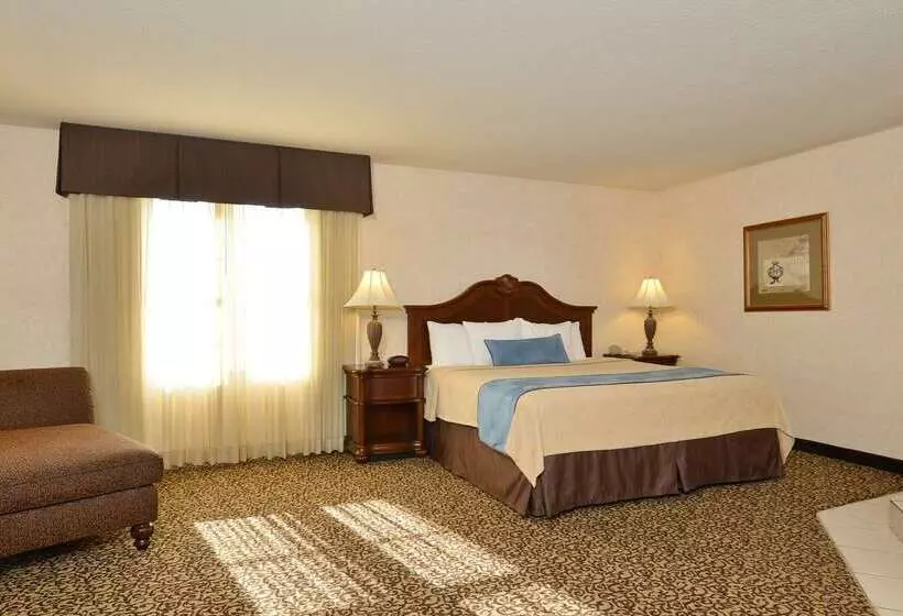 ホテル Best Western Plus Steeplegate Inn