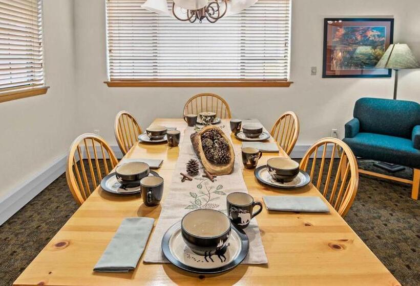 هتل Box Canyon Lodge And Hot Springs