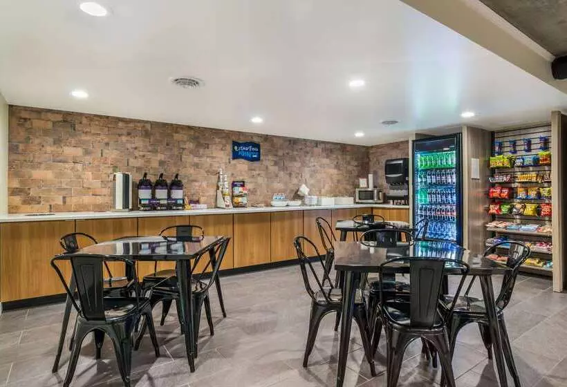 Szálloda Clarion Pointe Richmond North Near University