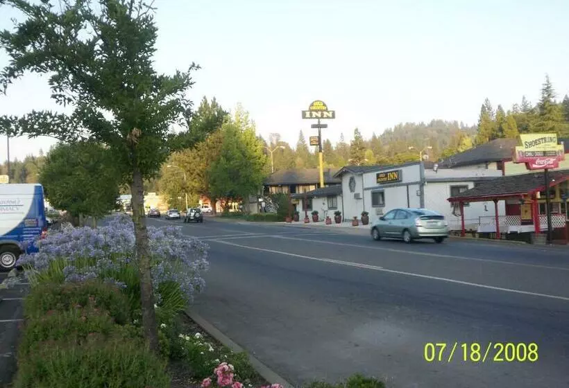 호텔 Gold Country Inn