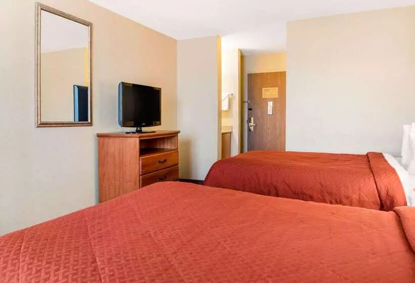 בית מלון כפרי Quality Inn At Bangor Mall