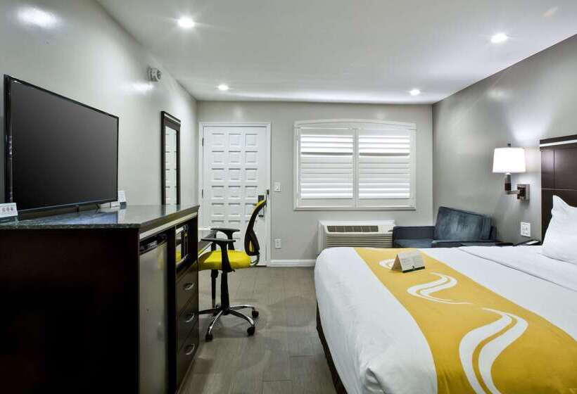 هتل Quality Inn Hayward