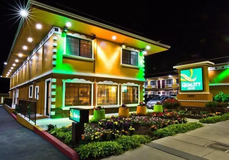 Hotelli Quality Inn Hayward