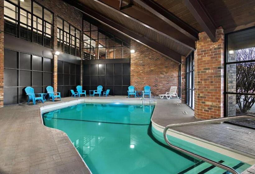 Szálloda Clarion Pointe Bloomington Normal Near I 55 And University