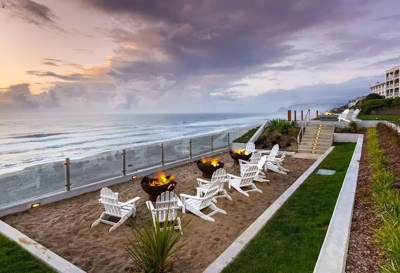 ホテル The Coho Oceanfront Lodge
