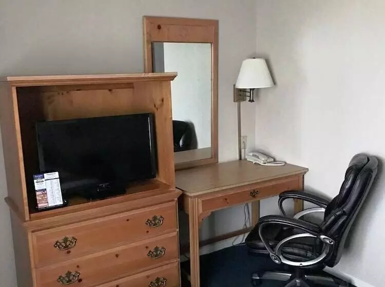 Hotel Thunderbird Inn Of Mackinaw City