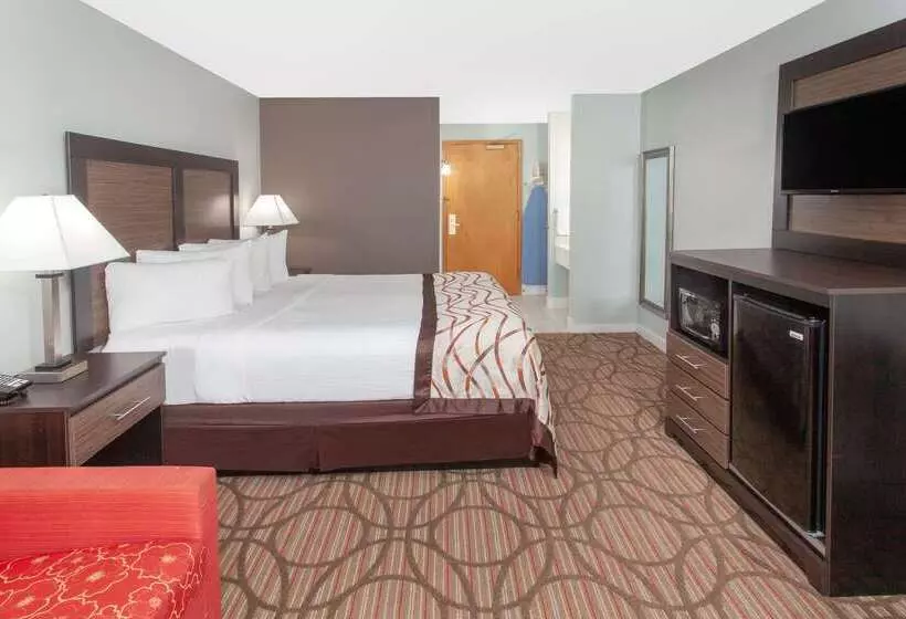 Отель Baymont By Wyndham Grand Haven