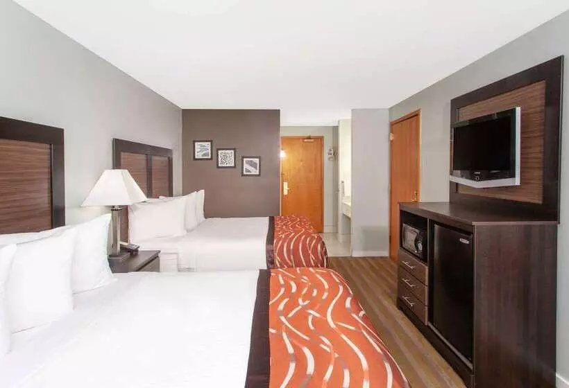 Отель Baymont By Wyndham Grand Haven