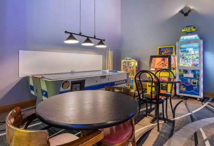 فندق Comfort Inn Splash Harbor