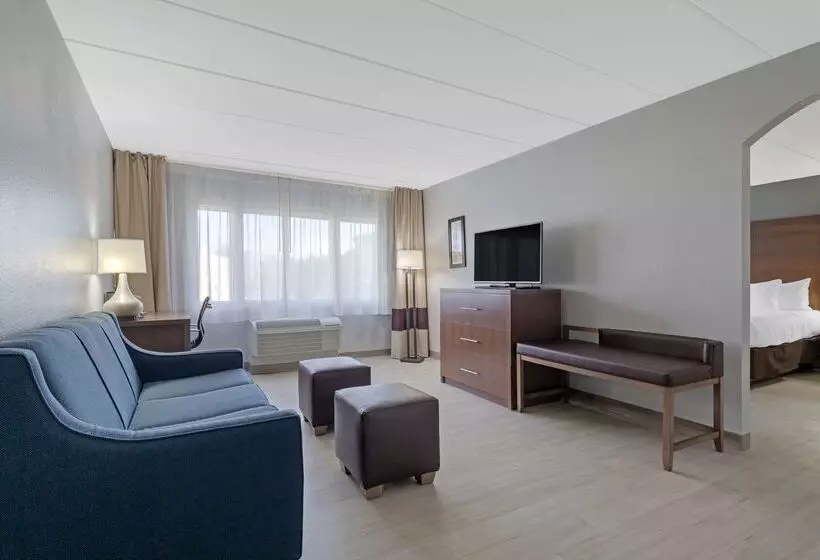 Clarion Hotel & Suites Bwi Airport North