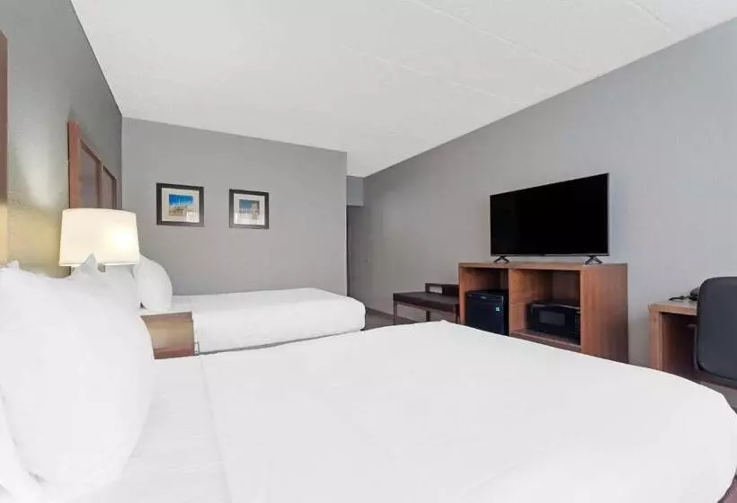 Clarion Hotel & Suites Bwi Airport North