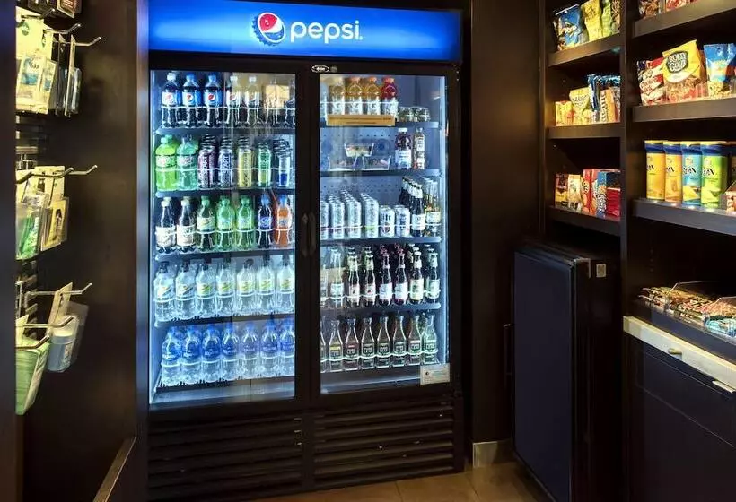 هتل Courtyard By Marriott Poughkeepsie