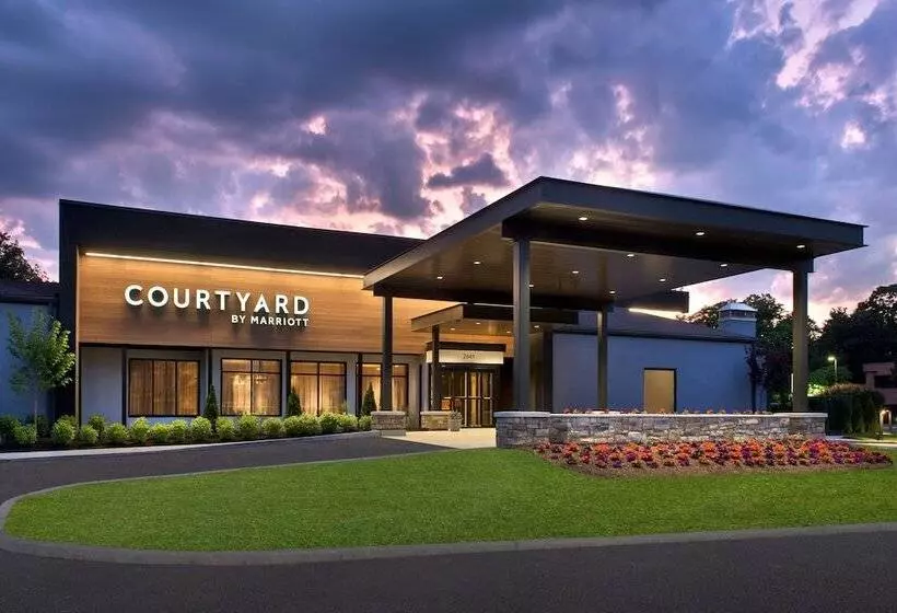 هتل Courtyard By Marriott Poughkeepsie