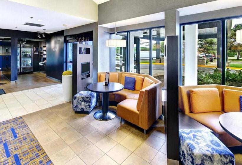 فندق Courtyard Chicago Glenview/northbrook