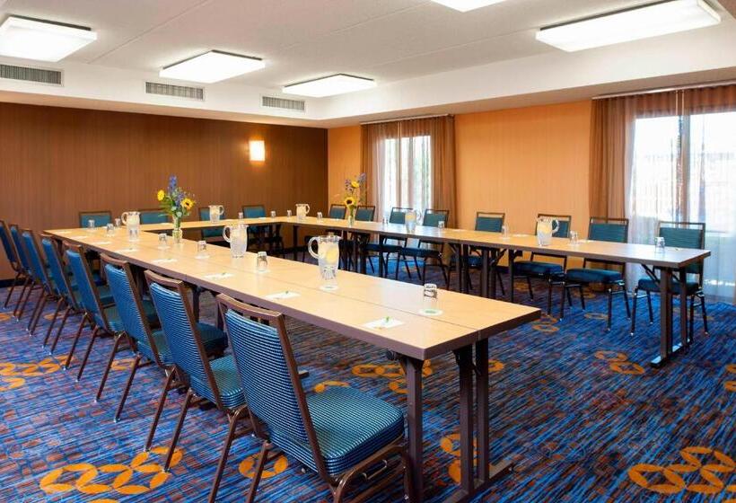 فندق Courtyard Chicago Glenview/northbrook