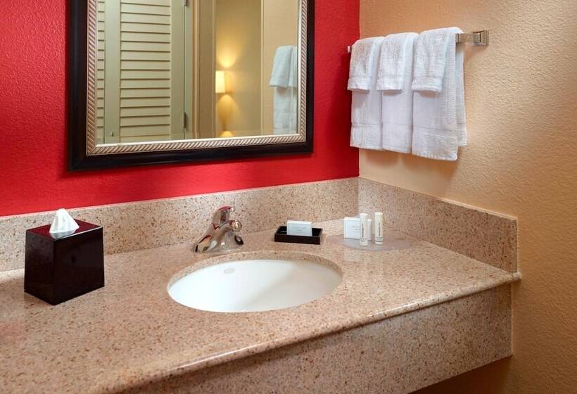 هتل Courtyard By Marriott Columbus