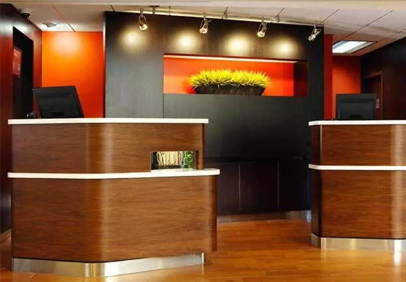 Otel Courtyard Dallas Las Colinas