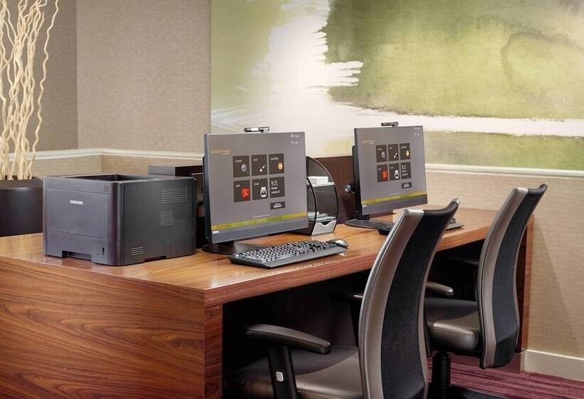 בית מלון כפרי Courtyard Greenville Haywood Mall