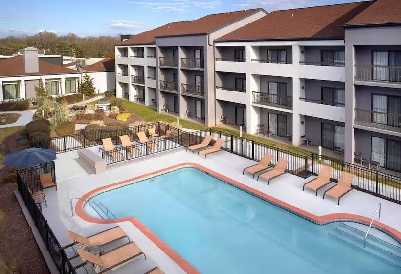 هتل Courtyard Greenville Haywood Mall