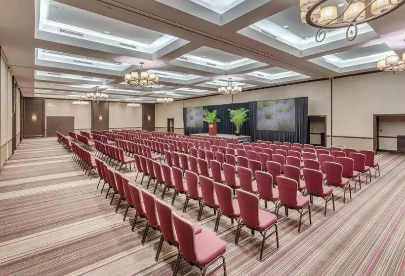 Szálloda Crowne Plaza Danbury, An Ihg