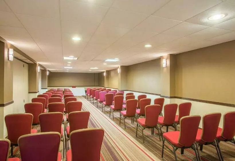 Szálloda Crowne Plaza Danbury, An Ihg