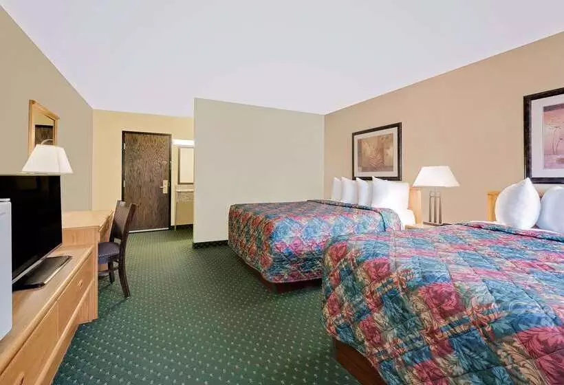 בית מלון כפרי Days Inn By Wyndham International Falls