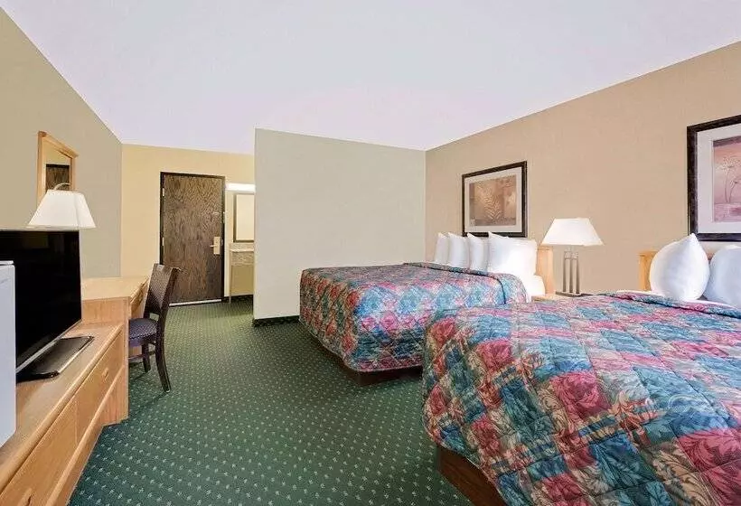 בית מלון כפרי Days Inn By Wyndham International Falls