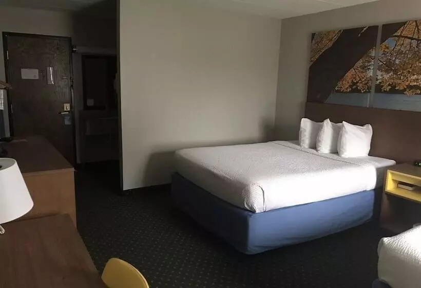 בית מלון כפרי Days Inn By Wyndham International Falls