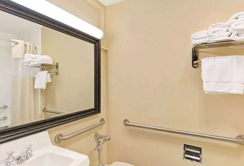 酒店 Days Inn By Wyndham Washington