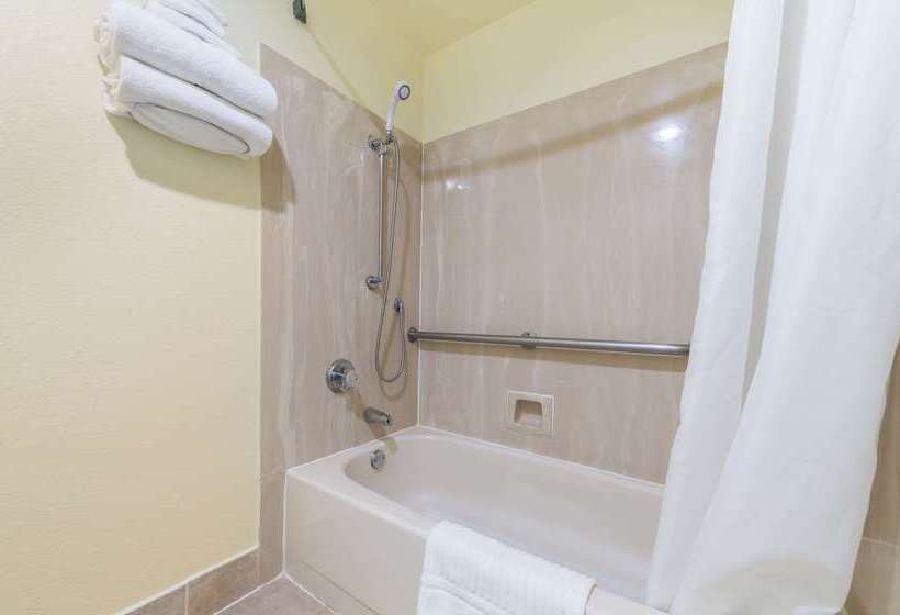 בית מלון כפרי Quality Inn Bellevue