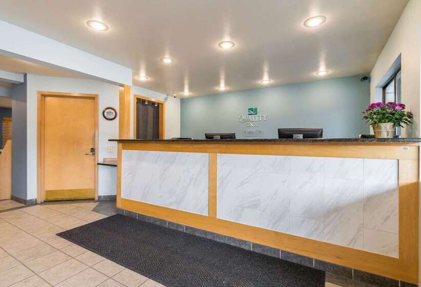 בית מלון כפרי Quality Inn Bellevue