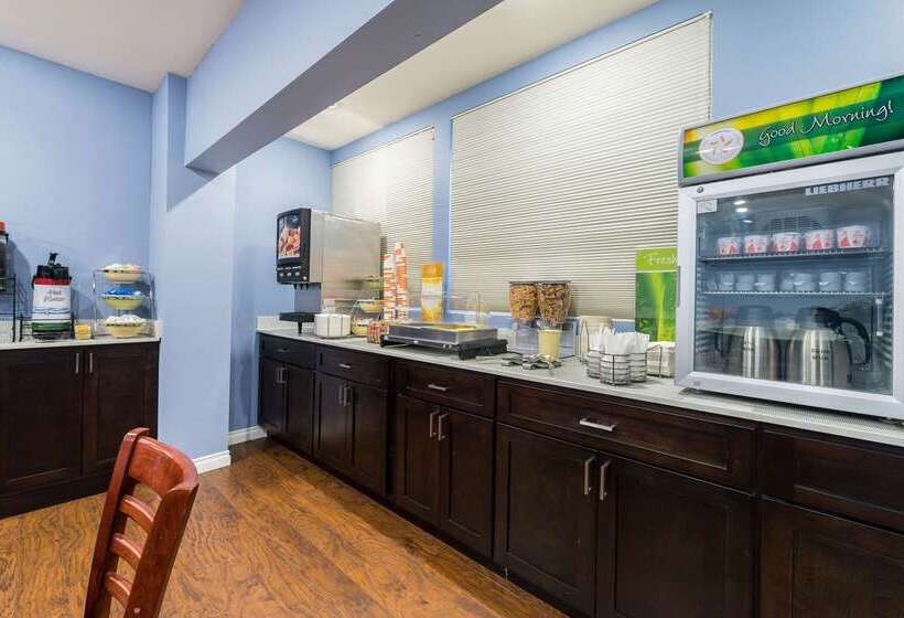 בית מלון כפרי Quality Inn Bellevue