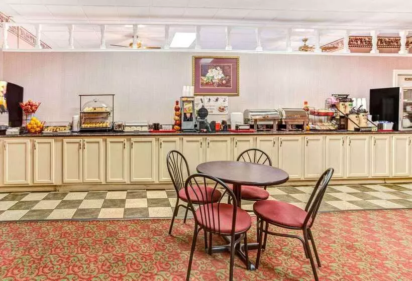 فندق Ramada By Wyndham Murfreesboro