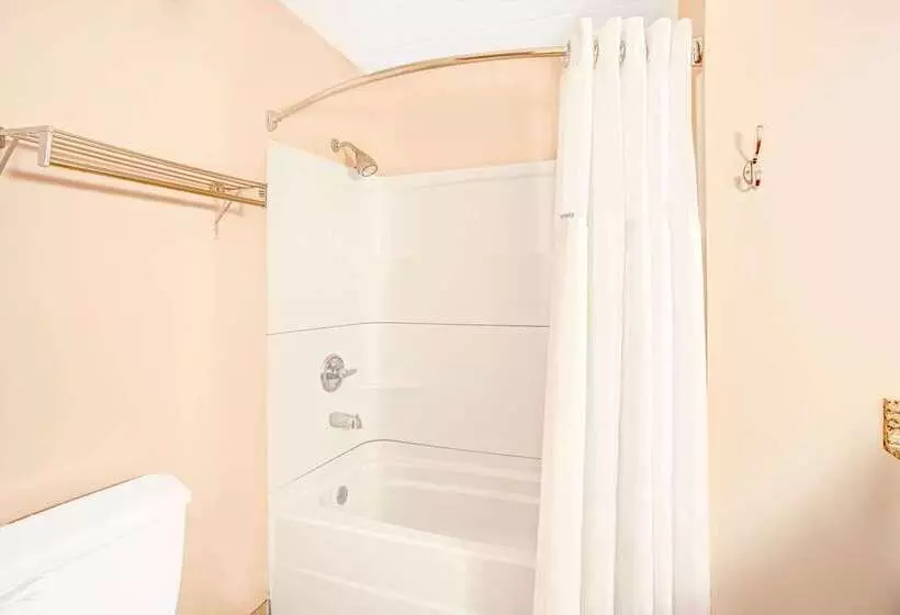 فندق Ramada By Wyndham Murfreesboro