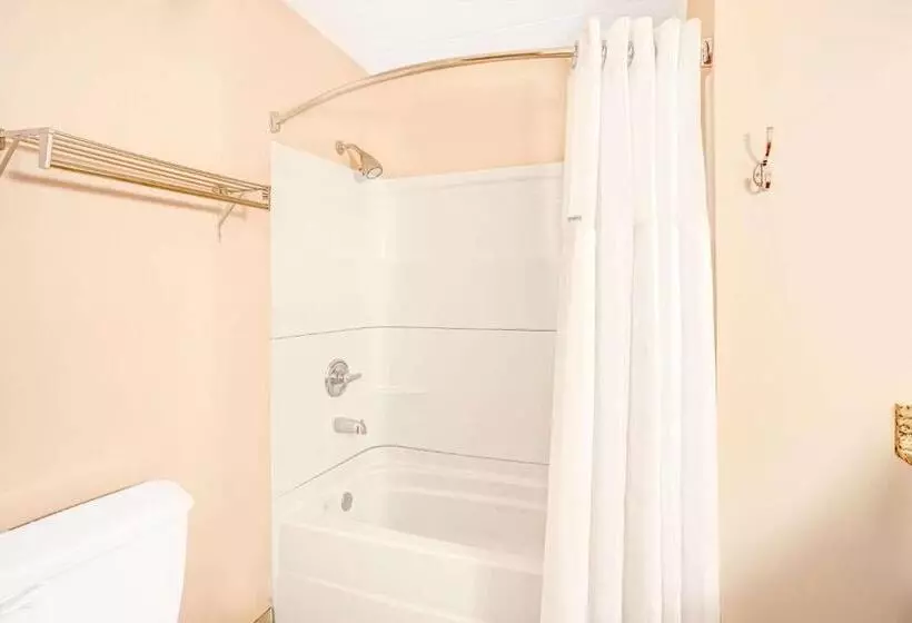 فندق Ramada By Wyndham Murfreesboro