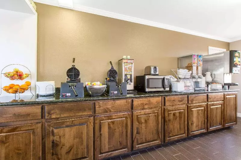 모텔 Super 8 By Wyndham Temple S General Bruce