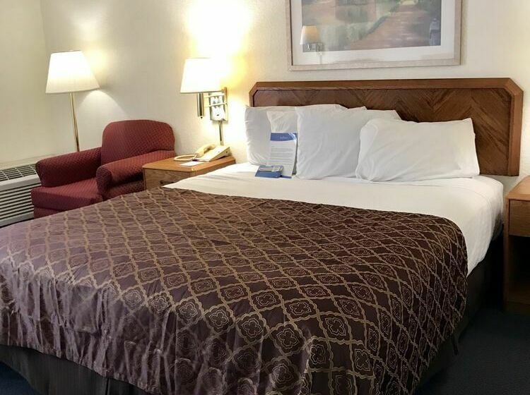 هتل Baymont by Wyndham Wilmington