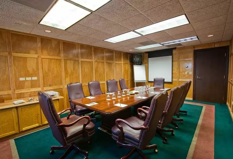 ホテル Deer Path Inn