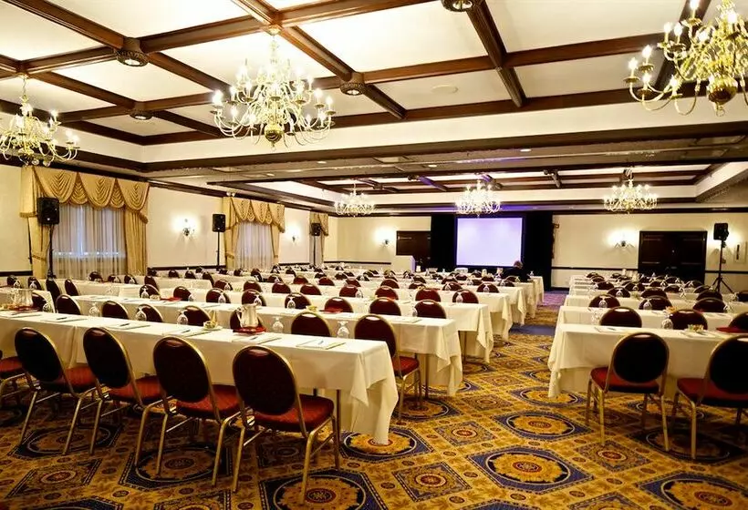 ホテル Deer Path Inn