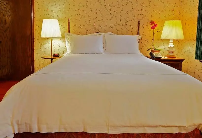 ホテル Deer Path Inn