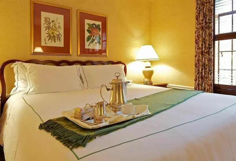 ホテル Deer Path Inn