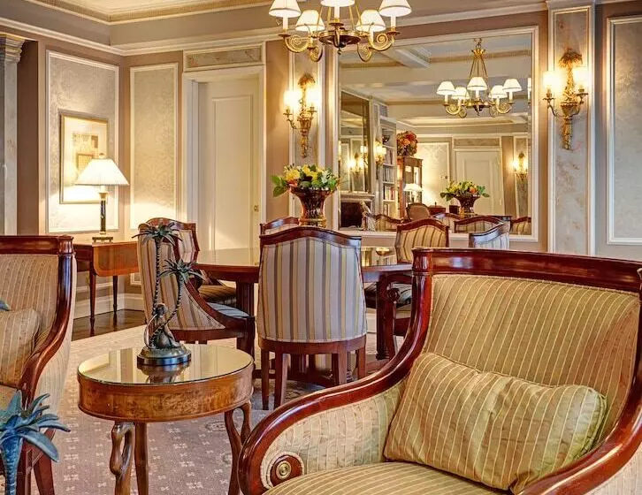 Elysee By Library Hotel Collection