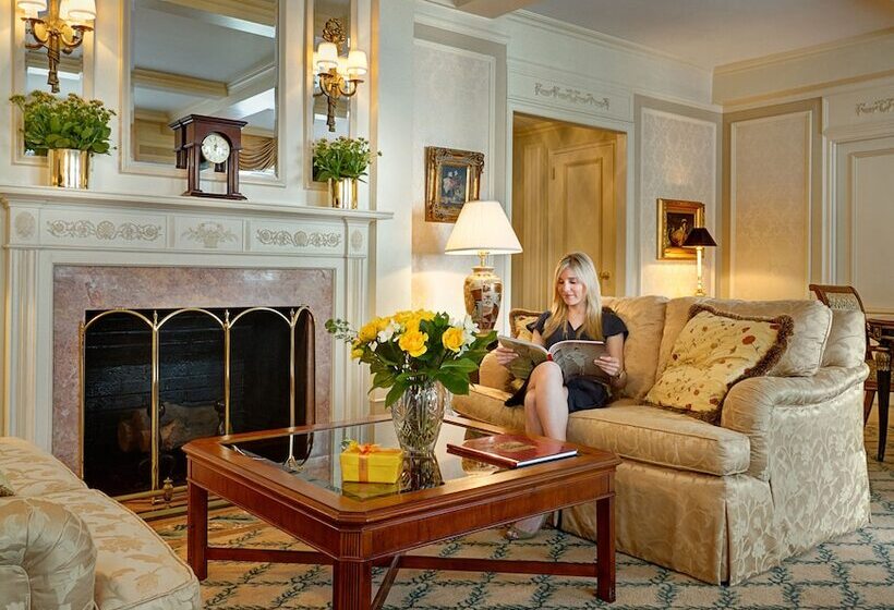 Elysee By Library Hotel Collection