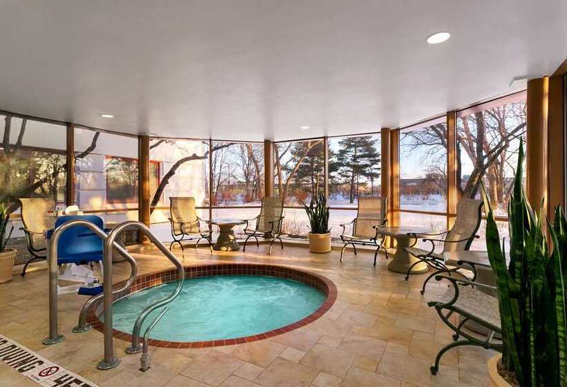 فندق Embassy Suites By Hilton Chicago North Shore Deerfield