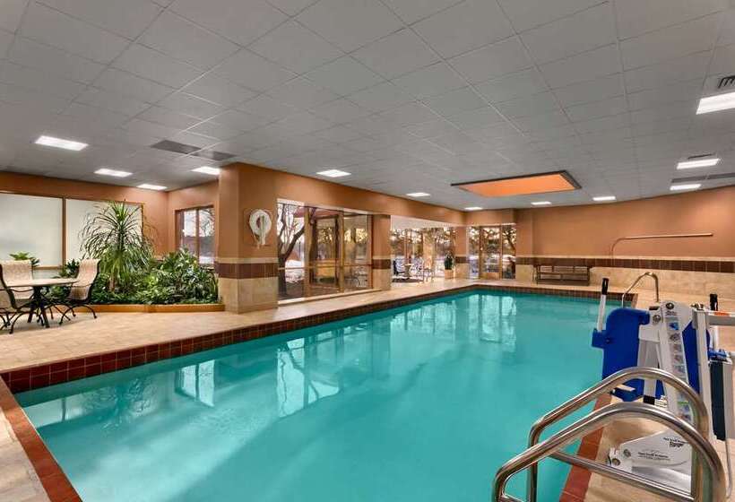 فندق Embassy Suites By Hilton Chicago North Shore Deerfield
