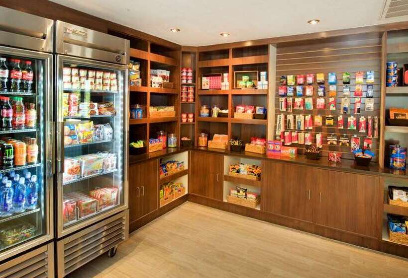 هتل Embassy Suites By Hilton Colorado Springs