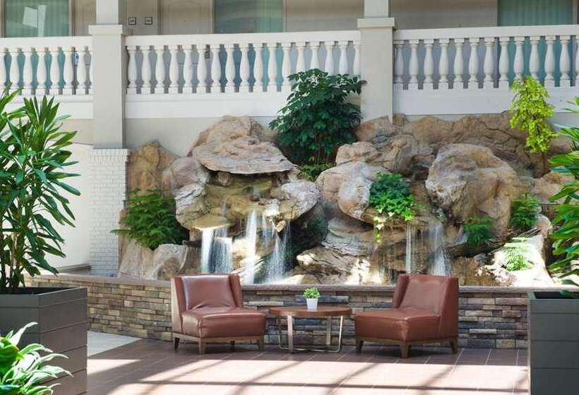 هتل Embassy Suites By Hilton Colorado Springs